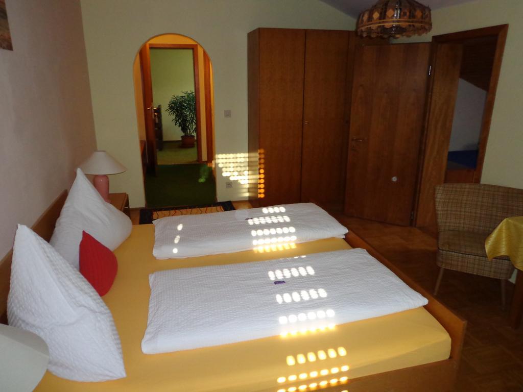 Gasthof - Pension Schamberger Нойкирхен-байм-Хайлиген-Блут Экстерьер фото