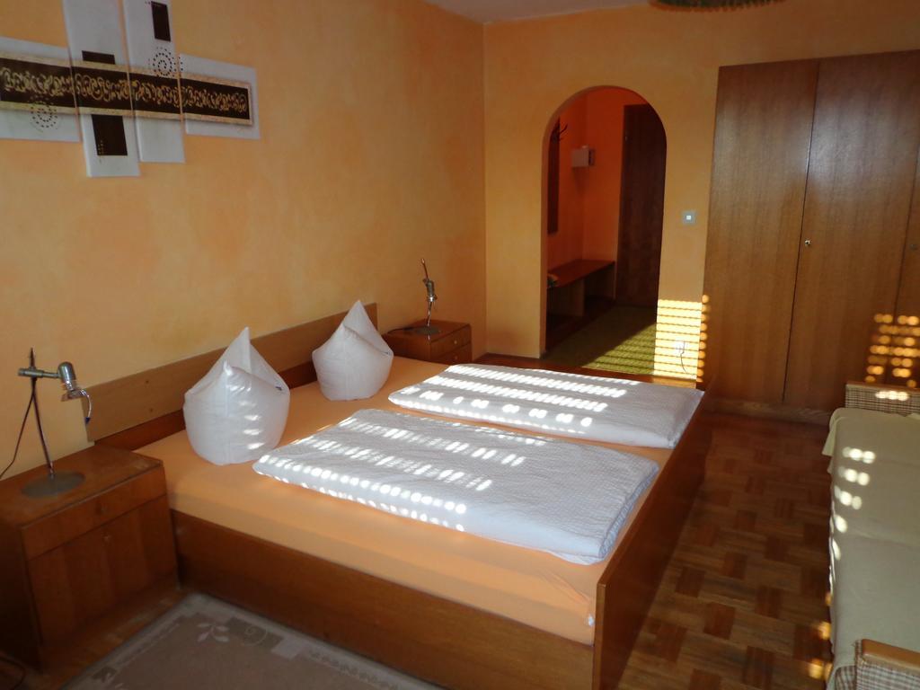 Gasthof - Pension Schamberger Нойкирхен-байм-Хайлиген-Блут Экстерьер фото