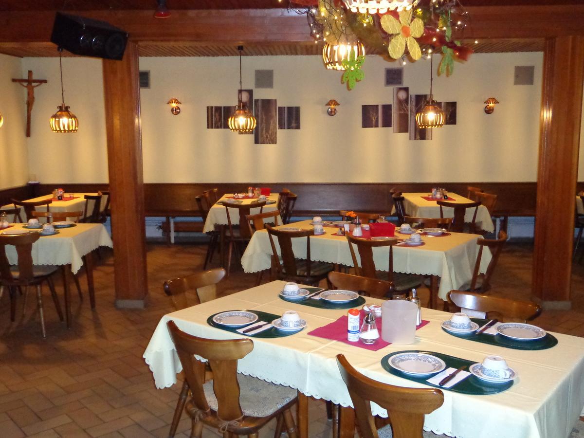 Gasthof - Pension Schamberger Нойкирхен-байм-Хайлиген-Блут Экстерьер фото