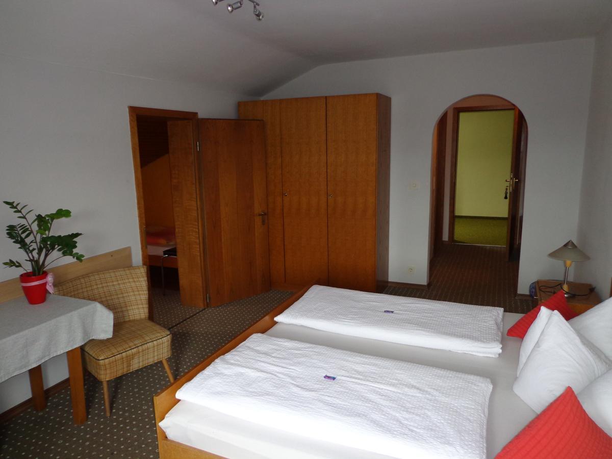 Gasthof - Pension Schamberger Нойкирхен-байм-Хайлиген-Блут Экстерьер фото