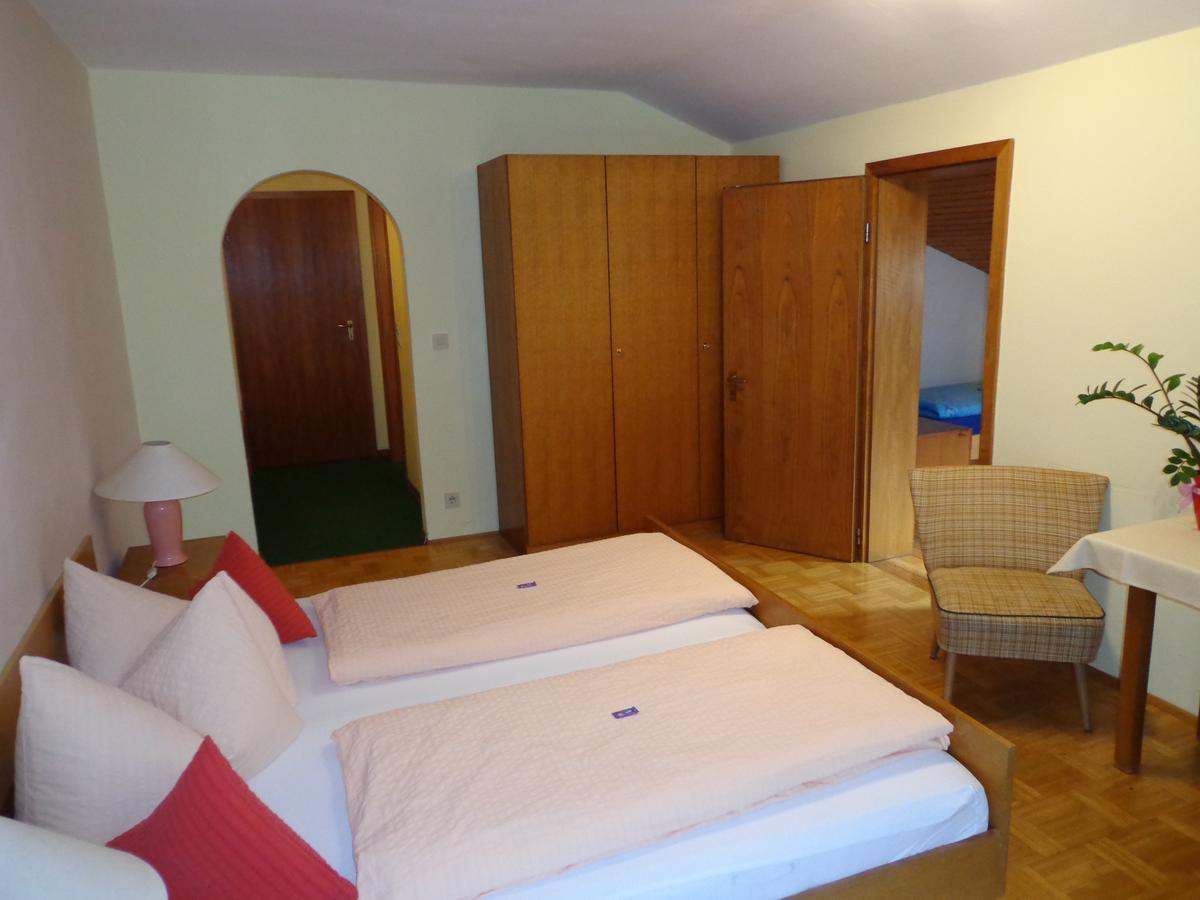 Gasthof - Pension Schamberger Нойкирхен-байм-Хайлиген-Блут Экстерьер фото