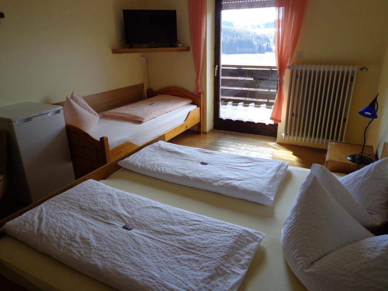 Gasthof - Pension Schamberger Нойкирхен-байм-Хайлиген-Блут Экстерьер фото
